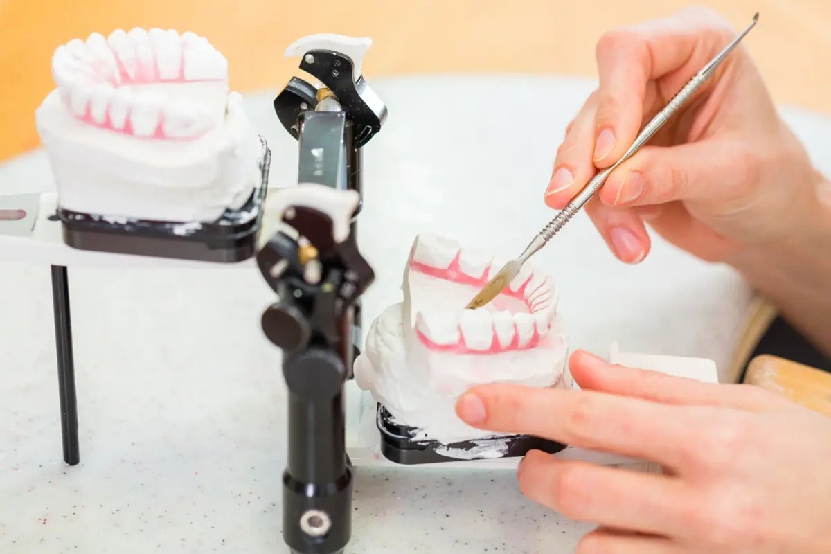 Protetik Diş Tedavisi Nasıl Yapılır